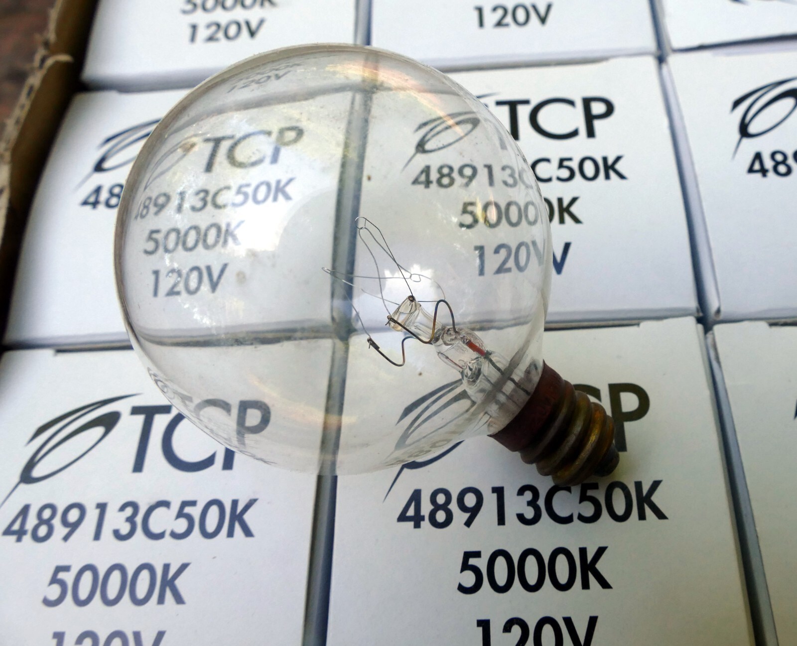 11-PACK TCP PRO SPIRAL 13W 5000K 120V LIGHT BULB - pack lot - $35.25