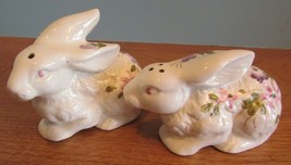 Vintage RABBIT BUNNY PAINTED FLOWERS  Salt &amp; Pepper Shaker Set~White~ - £11.51 GBP