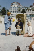 Some Like It Hot Tony Curtis Jack Lemmon Marilyn Monroe Hotel Del Coronado 24x18 - £19.17 GBP