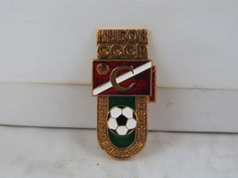 Vintage Soviet Soccer Pin - Spartak Moscow Top League Champs by Year-Stamped Pin - £15.14 GBP