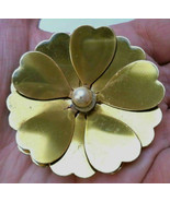 Vintage gold tone faux pearl flower Brooch Pin 2.25&quot; floral jewelry - £6.32 GBP