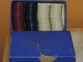 97 Gaming chips .75&quot; clay red blue white Williams 1858-1928 Playing Cards uspcc - £24.77 GBP