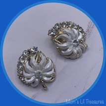 Vintage Clip On Earrings Signed Star Rhinestone Floral Design Vtg Jewelry ⚜️ - £7.70 GBP