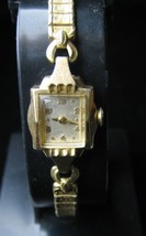 Bulova L6 Watch 17 Jewel 10k rolled Gold Plate Bezel Speidel Band Working S05974 - $33.24