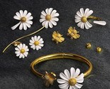 Small daisy flower Earrings Bracelet Necklace Best Floral Ornaments - $27.00