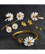 Small daisy flower Earrings Bracelet Necklace Best Floral Ornaments - $41.38 CAD