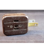 VINTAGE OUTLET MULTIPLIER LEVITON 16A- 125V 2 PRONG MALE TO 2 PRONG FEMA... - $10.81 CAD