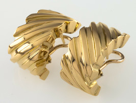 Tiffany &amp; Co. Vintage 18k Gold Huggie Earrings w/ Omega Backs Nice! - £2,266.66 GBP