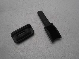 2011 Cadillac CTS Front Left LH Driver Seat Belt Tensioner Cover - $26.99