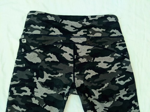 Fabletics POWERHOLD Camouflage Leggings Cropped Size XS Excellent Condition Item image 6