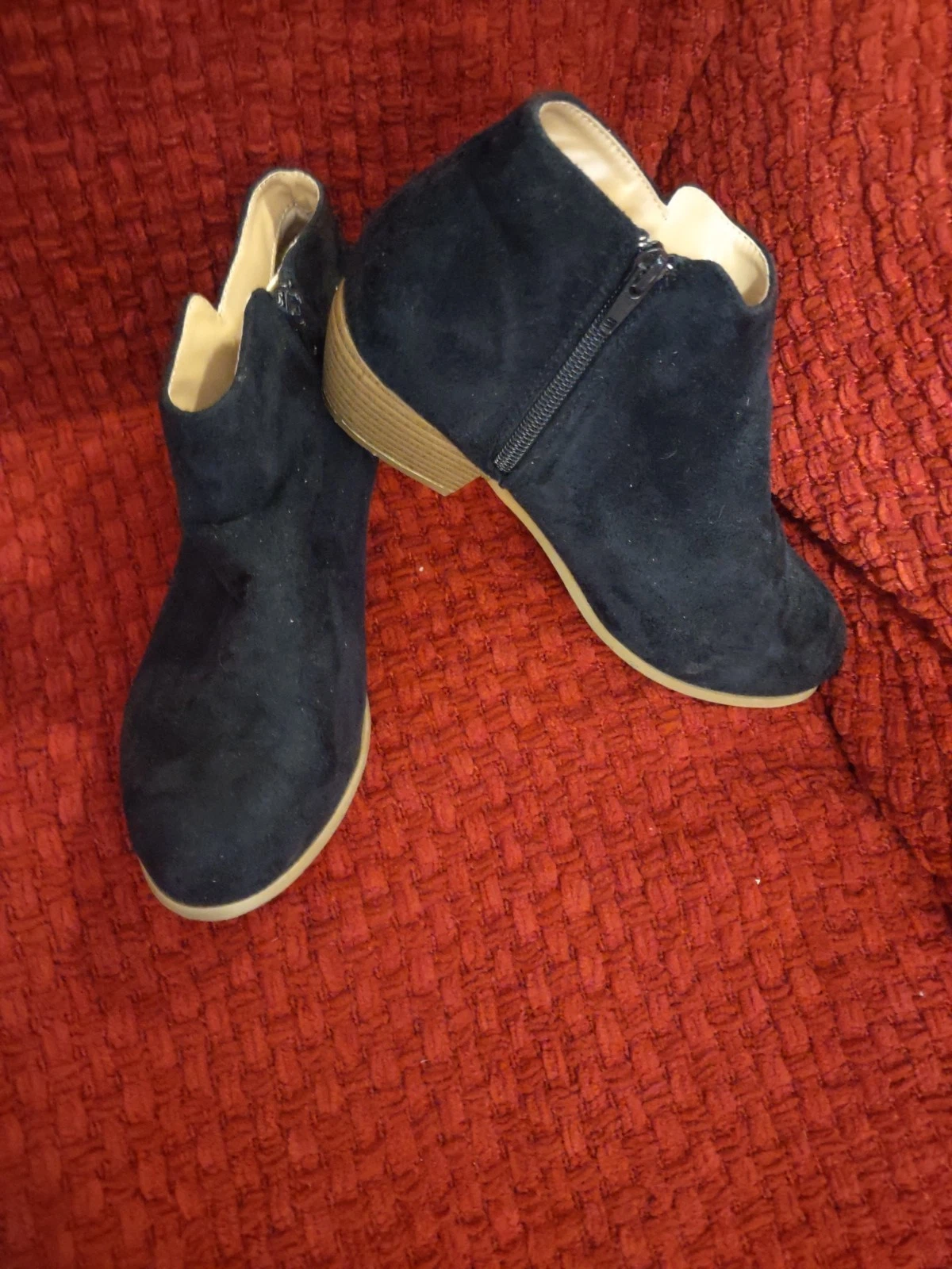 Share Classique Barely Worn Fabric Upper Ankle Boots 8W - $230.57 MXN