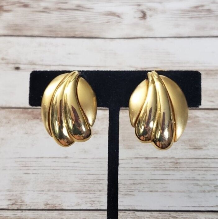 Primary image for Vintage Clip On Earrings Fancy Gold Tone with Swoosh Design