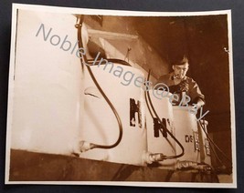 1940s WWII US Army Mixes Chemicals Photo Lab Europe B&amp;W Snapshot Photo - £3.50 GBP