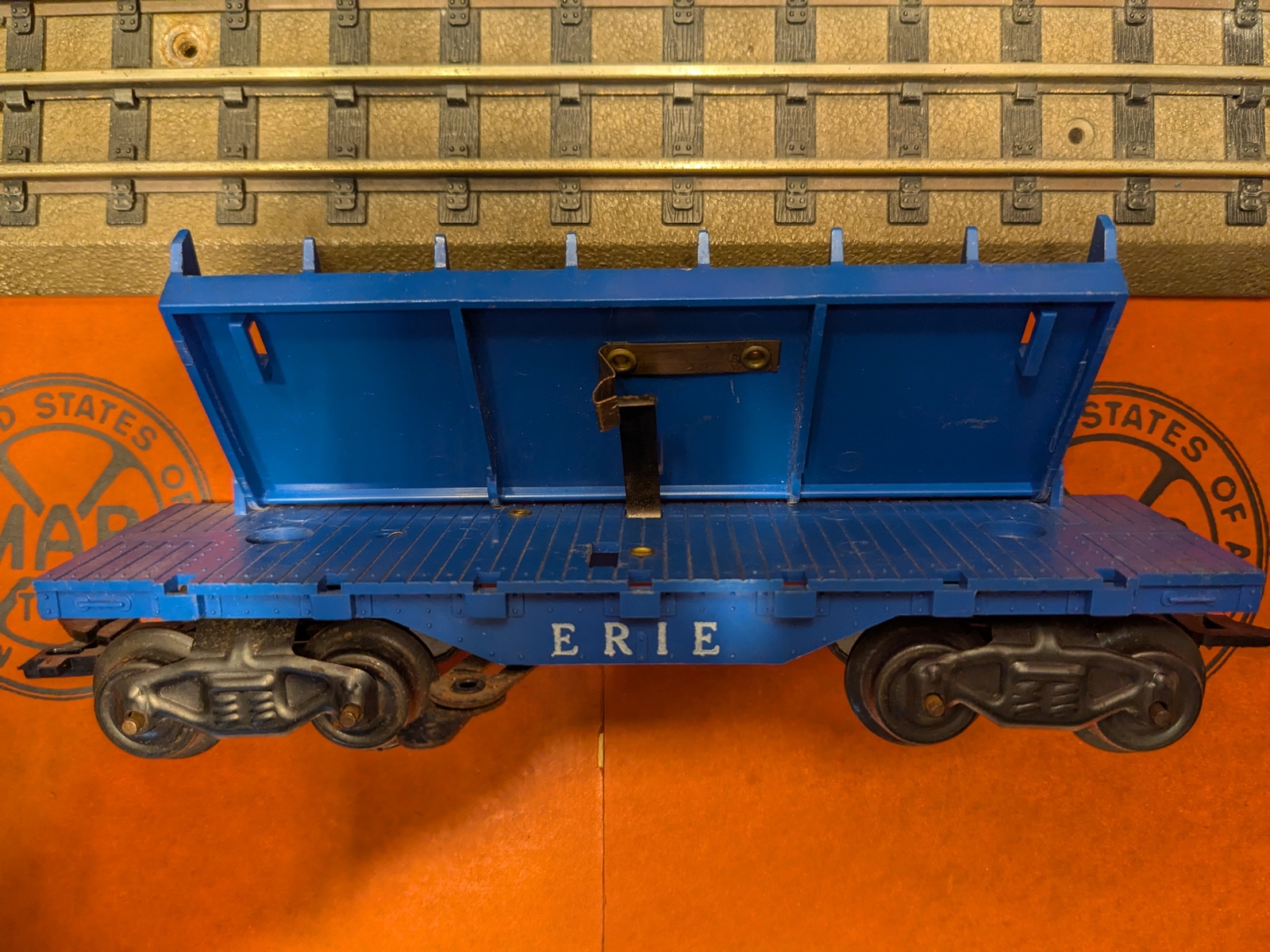 Marx Trains Used  #05594F  Plastic ERIE Tilt Log Car  Blue w/White Letter Item image 6