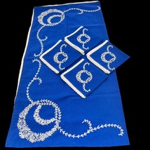 Embroidered Table Topper Set w/4 Napkins Royal Blue White Stitch Edges SEE - £27.36 GBP