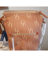 Dooney & Bourke Monogram Large Sac Shoulder Bag SADLE - €169,66 EUR Dooney & Bourke Monogram Large Sac Shoulder Bag SADLE - €169,66 EUR