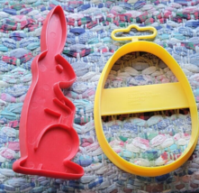 Vintage 1992 Lot of 2 Cookie Cutters Easter Egg Bunny Wilton Decorate Holiday - $14.99