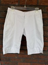 White Vineyard Vines Walking Shorts Size 2 Straight Bermuda Stretch Preppy - $23.75