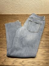 Universal Thread High Rise Slim Straight Denim Blue Jeans Woman's Size 6 KG - $14.84