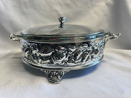 VTG El De Uberti Italy Silverplate Repousse Floral Footed Stand With PYREX Dish - £40.05 GBP