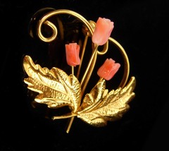 Vintage carved  flower brooch - Japanese oriental style  -1940&#39;s sweetheart jewe - £91.92 GBP