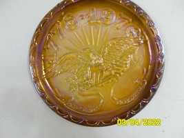Carnival Glass 8&quot; Plate 1776-1976 Eagle United States Bicentennial Gold - $165.90 MXN