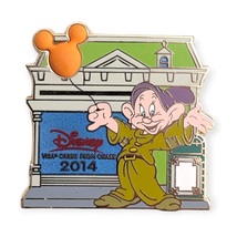 Snow White and the Seven Dwarfs Disney Visa Pin: Dopey on Main Street - £19.62 GBP