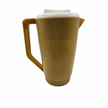 Rubbermaid Vintage  #2390 Yellow 21/4 Quart Party Plan Pitcher White Lid... - $9.50