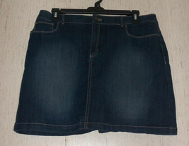 Excellent Womens Croft &amp; Barrow Stretch Distressed Dark Wash Denim Skort Size 16 - £26.12 GBP