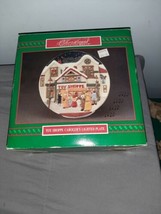 TOY SHOPPE CAROLER&#39;S Lighted &amp; Musical Porcelain Plate - House of Lloyd  - £15.85 GBP