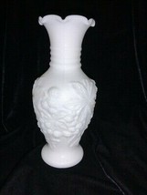 Imperial Glass Loganberry Milk Glass Vase - £19.53 GBP