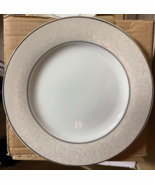 Mikasa Parchment Salad Plate Fine China 8&quot; - $225.80 MXN