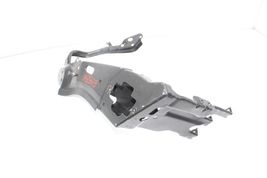 07-13 MERCEDES-BENZ W221 S600 LH LEFT DRIVER SIDE HEADLIGHT MOUNT BRACKET E4556 image 3