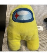 TOIKIDO Among Us 7” inch Yellow Premium Soft Plush Toy With Beanie - $226.91 MXN