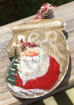 65214 Santa  Metal Stocking with Red Hat Round - £1.55 GBP