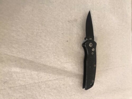 Black Unbranded Spring out Pocket Knife. - $7.92