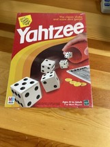 NEW Sealed VINTAGE 1998 YAHTZEE Classic Shake &amp; Score Dice GAME MILTON B... - £13.59 GBP