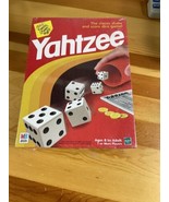NEW Sealed VINTAGE 1998 YAHTZEE Classic Shake &amp; Score Dice GAME MILTON B... - $21.23 CAD