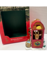 Santa's Best Christmas Charmers Vintage Reindeer Retreat Ornament - €10,23 EUR Santa's Best Christmas Charmers Vintage Reindeer Retreat Ornament - €10,23 EUR
