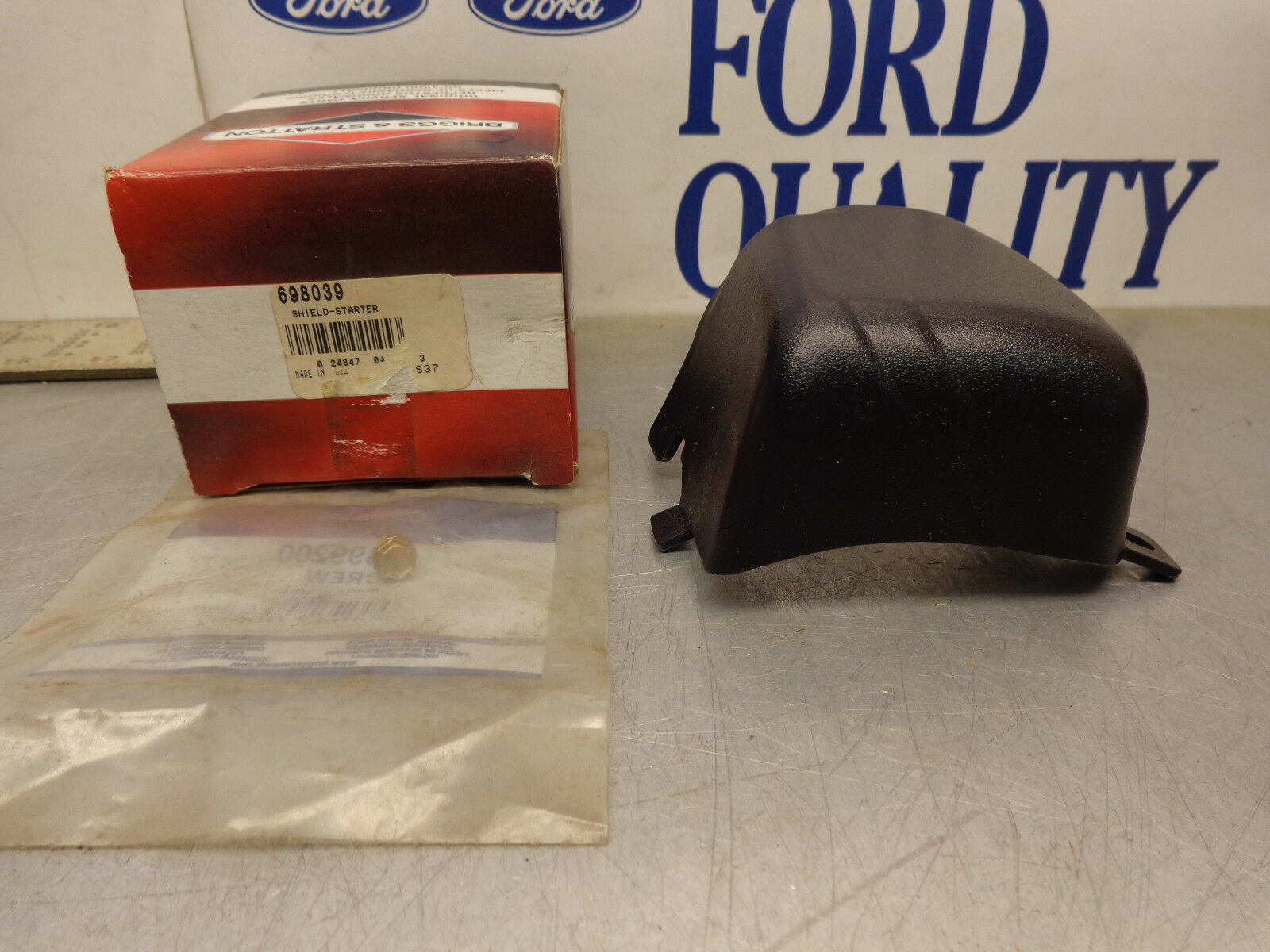 OEM Briggs Stratton 698039 Starter Pinion Drive Gear Cover Shield Guard Item image 3