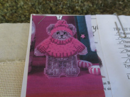 Laura Doyle CHRISTMAS BEAR Counted Cross Stitch Pattern With Materials - £3.95 GBP