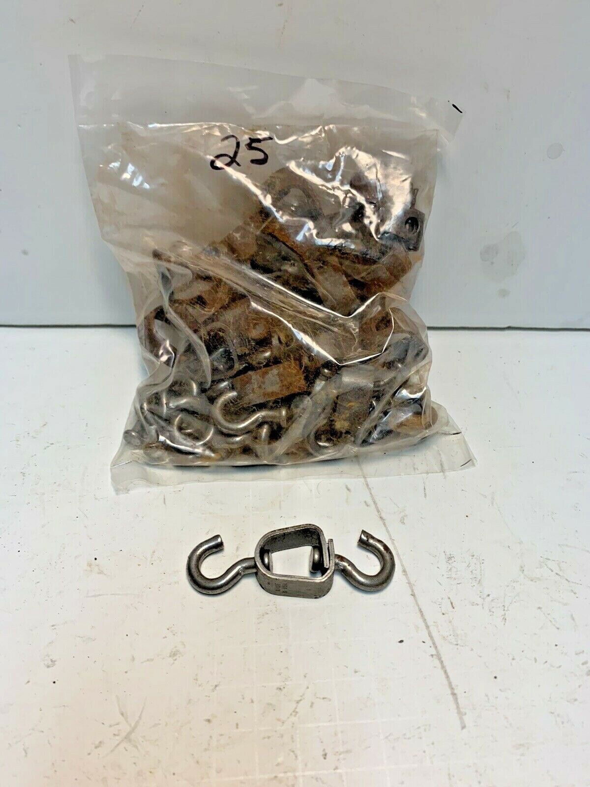 25 Heavy Duty Trapping Swivels with J Hooks (Trapping Supplies Trap
