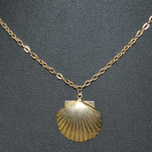 Vintage Gold Tone Clam Sea Shell Cable Chain Necklace Elegant Boho Beach... - £18.15 GBP