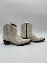 Circle G Women&#39;s Pearl Embroidered Ankle Bootie White Size 8 - £55.86 GBP