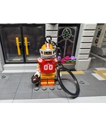 San Francisco 49ers NFL Minifigure Keychain (2) - $225.09 MXN