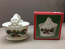 Porcelain Basket Made in Japan Christmas Mistletoe Decoration In Original Box - £28.37 GBP
