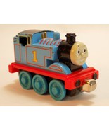 THOMAS & FRIENDS DIE CAST TOY THOMAS THE TANK ENGINE 2009 MAGNETIC ENDS MATTEL - $8.90
