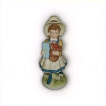 Holly Hobbie 8&quot; Figurine - Pioneer Girl With Flowers Vintage 1973 - £15.83 GBP