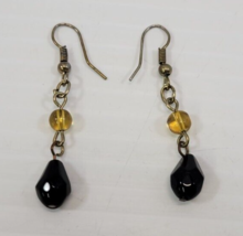 *B9) Woman Black Teardrop Glass Drop Bead Earrings - $110.53 MXN