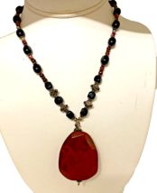 1970&#39;s Beaded Necklace with Teardrop Pendant Hook Closure Vintage - £66.77 GBP